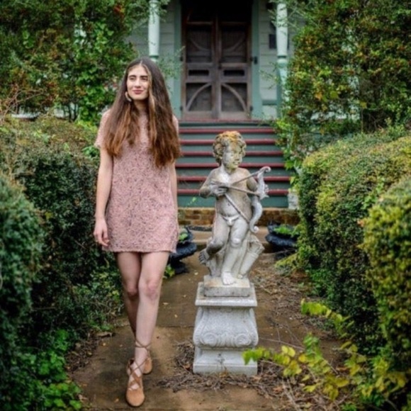 Dress‎ - Picture 2 of 4